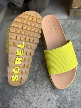 Sorel Roaming Easy Slide Sandals in Lime Green Ribbed NWOB Sz-8.  T